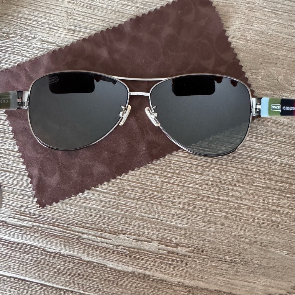 COACH Women's Brown Signature Aviator Sunglasses with Case & cloth - Picture 3 of 7